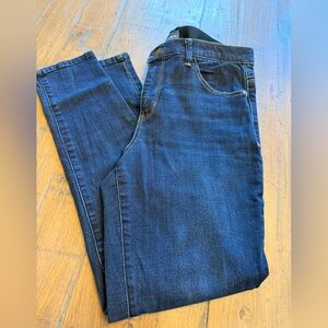 Democracy “Ab” solution stretch waist skinny woman’s jeans. Size 10.